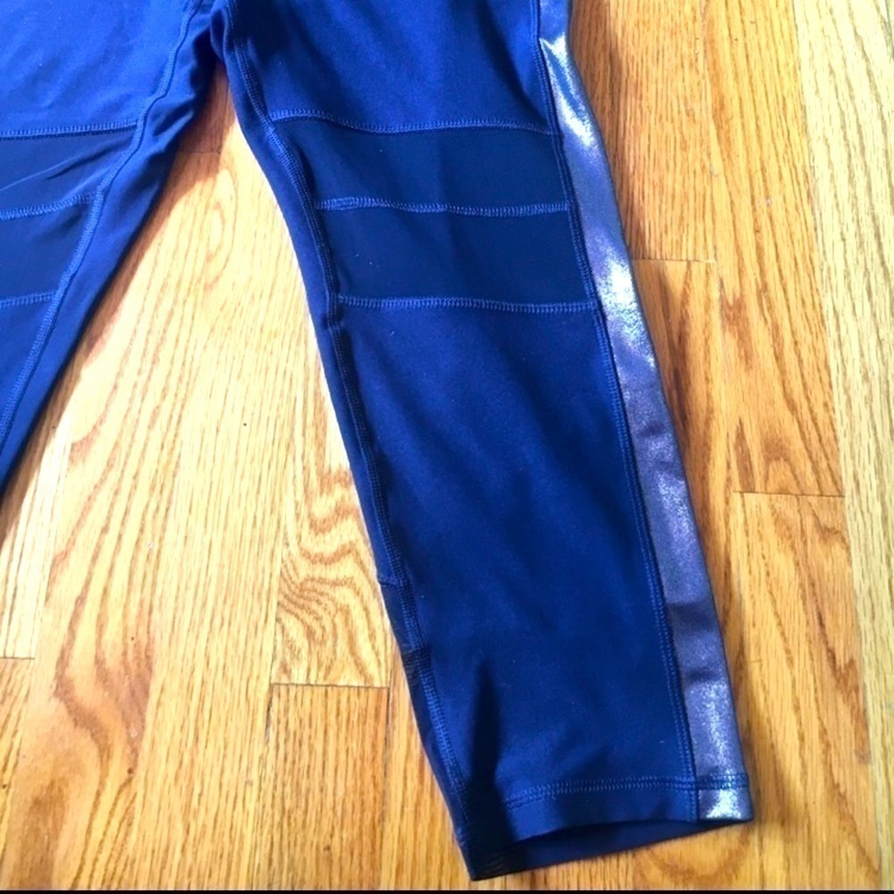Reebok NEW Capri Length Athletic Pants​ - Picture 5 of 8
